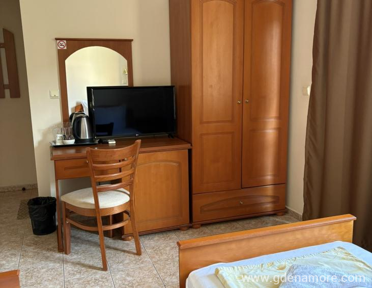 double room with 2single beds_2